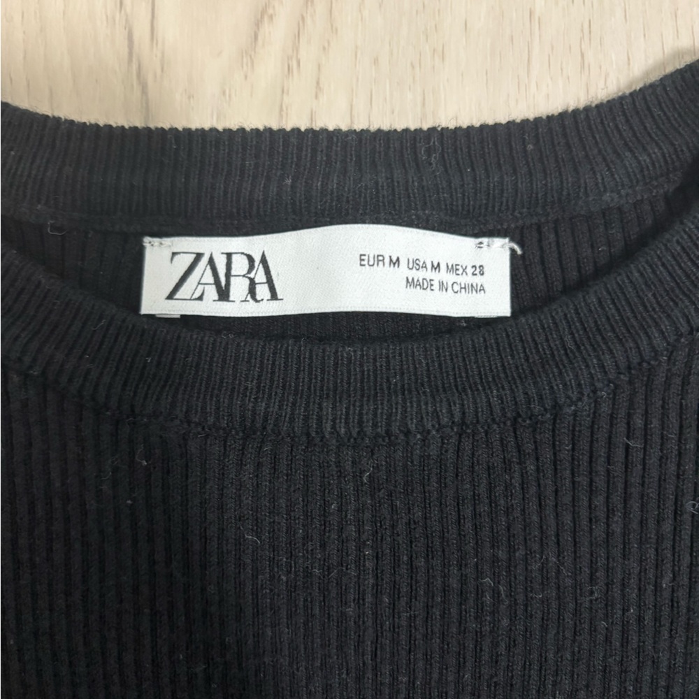 Black Long Sleeve Crop Top - Picture 3 of 3